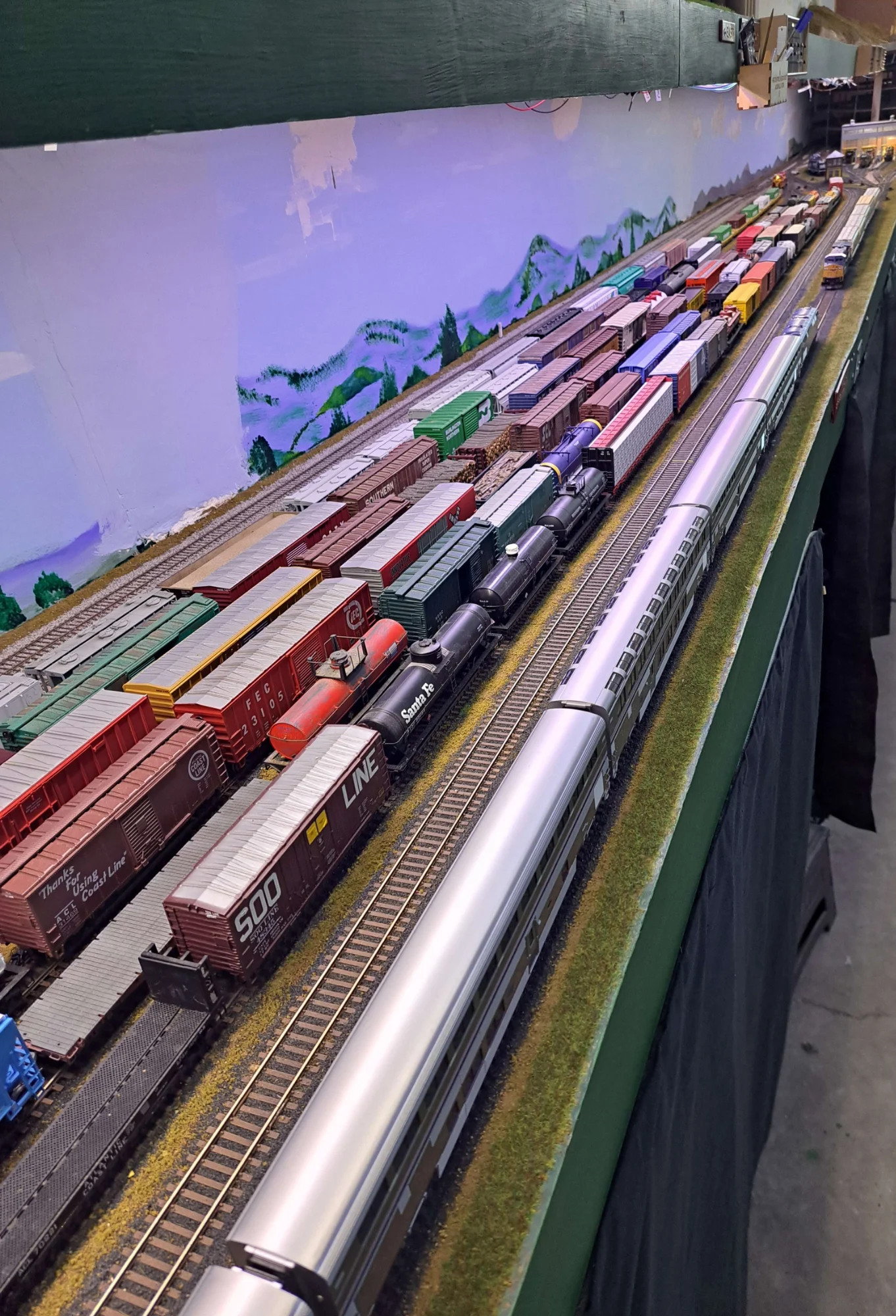 HO Layout Cars